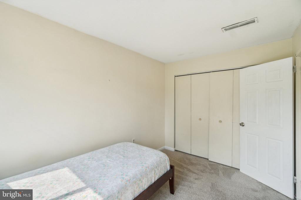 438 GIRARD STREET Unit: 202