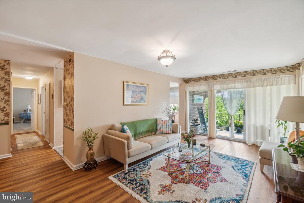 438 GIRARD STREET Unit: 202