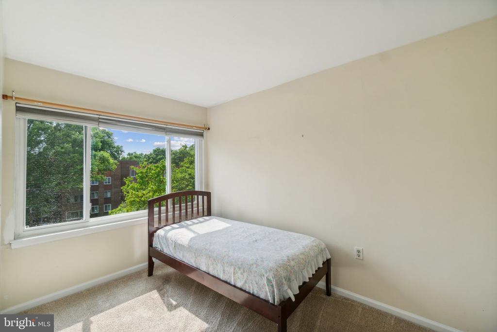 438 GIRARD STREET Unit: 202