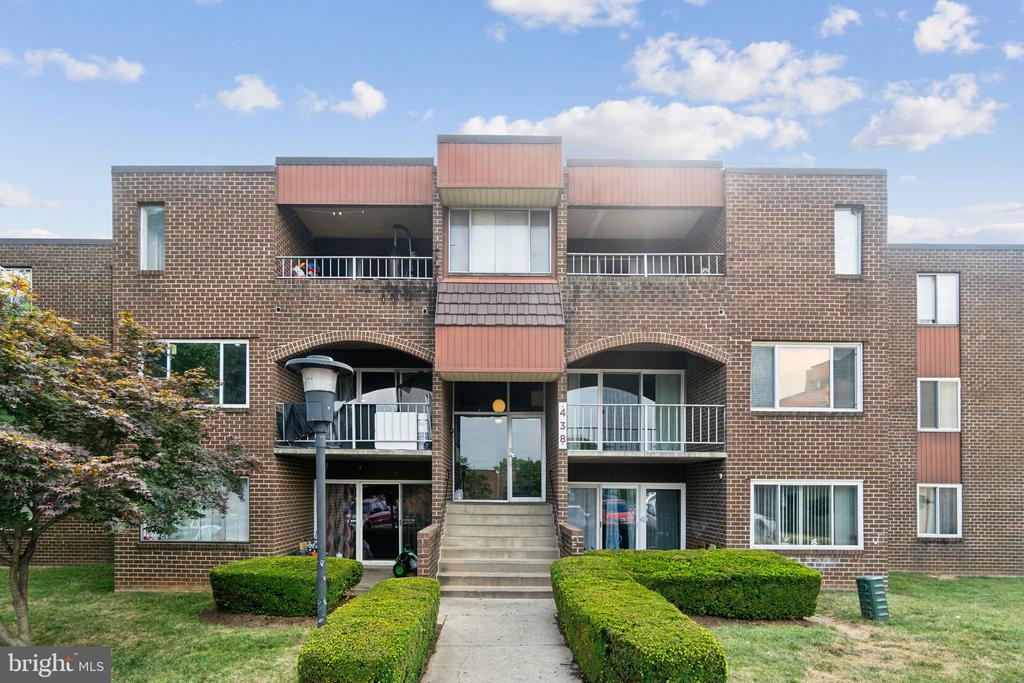 438 GIRARD STREET Unit: 202