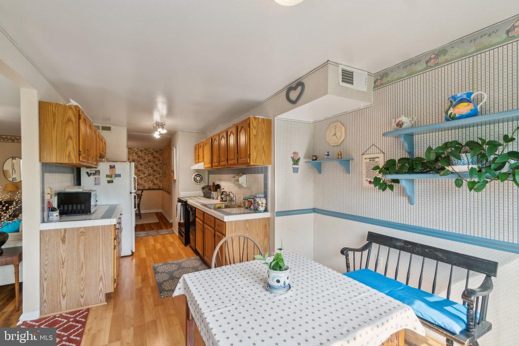 438 GIRARD STREET Unit: 202