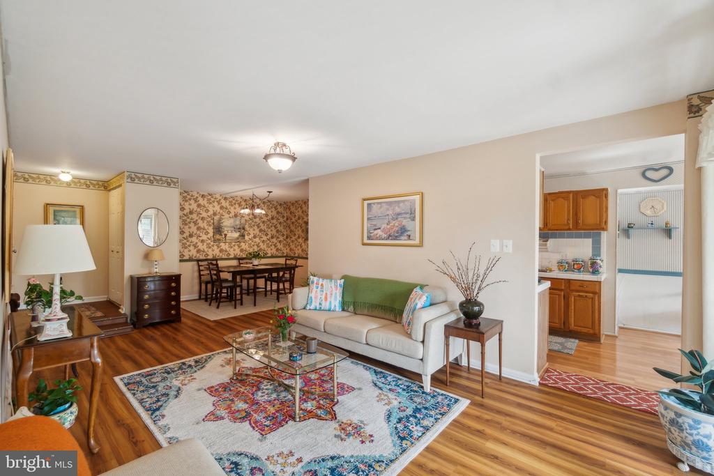 438 GIRARD STREET Unit: 202