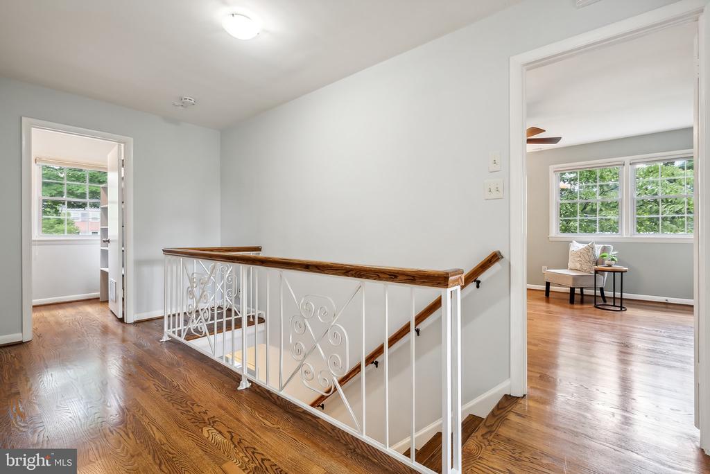 5412 LINDEN COURT