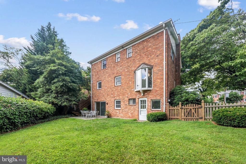 5412 LINDEN COURT
