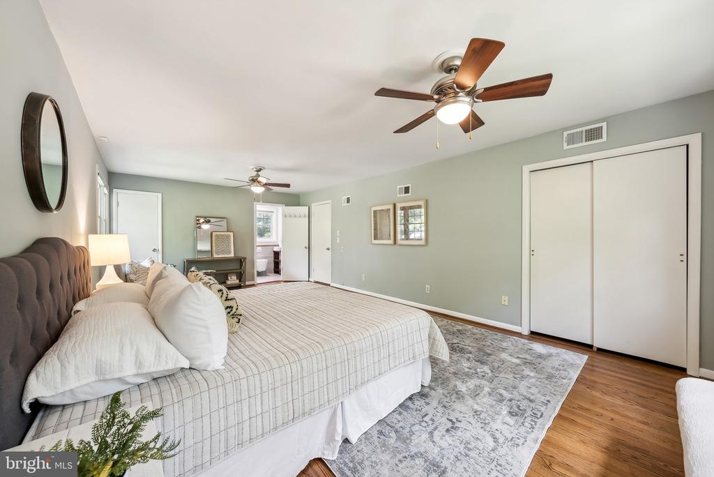 5412 LINDEN COURT