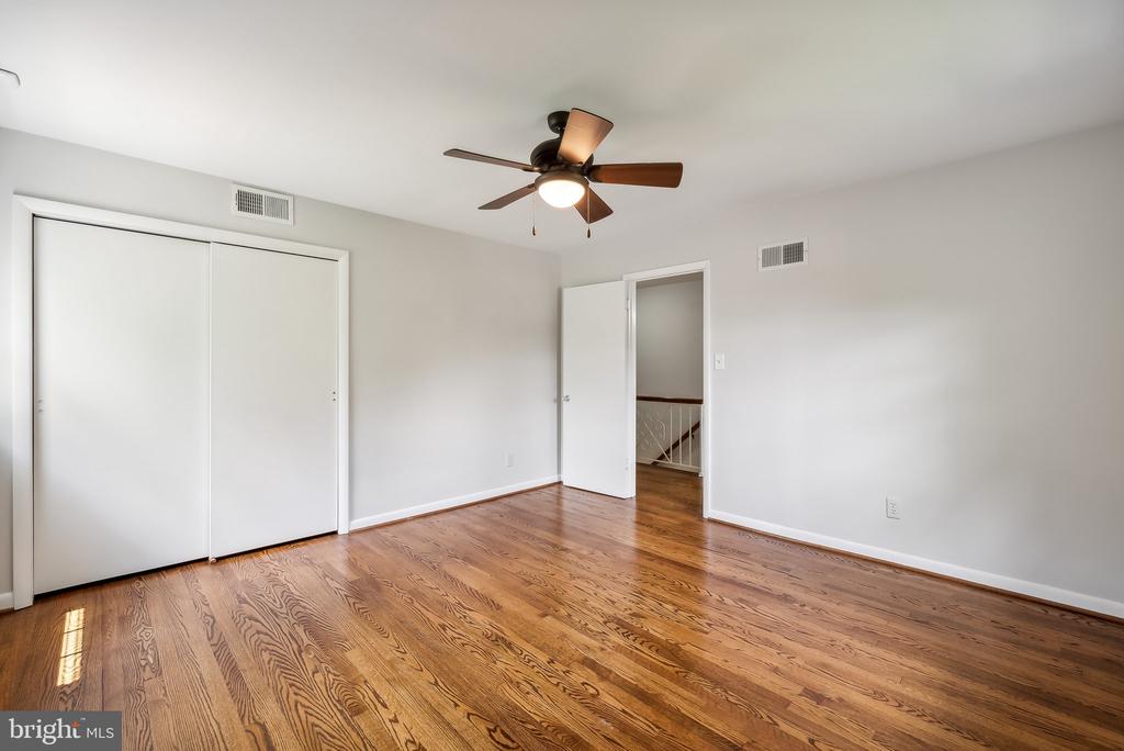 5412 LINDEN COURT