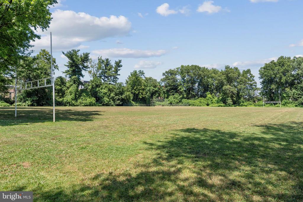 5412 LINDEN COURT