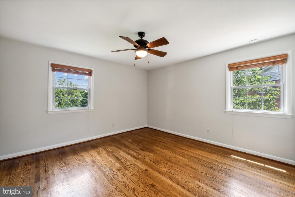 5412 LINDEN COURT
