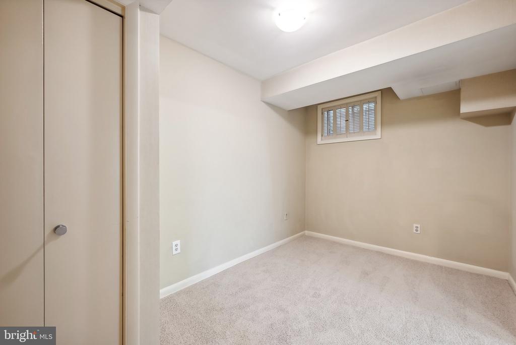 5412 LINDEN COURT
