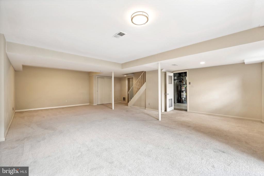 5412 LINDEN COURT