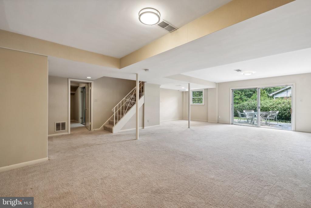 5412 LINDEN COURT