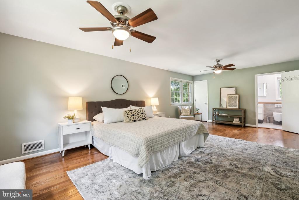 5412 LINDEN COURT