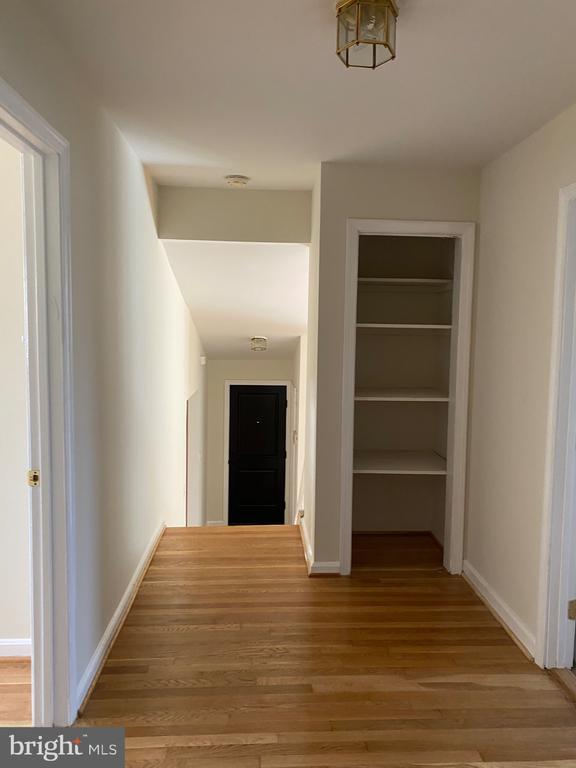 9841 SINGLETON DRIVE