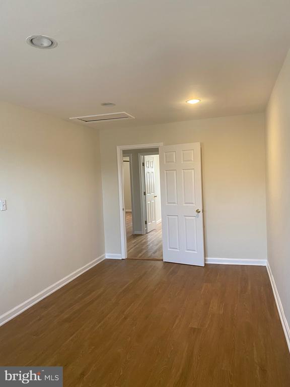 9841 SINGLETON DRIVE