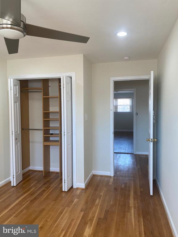 9841 SINGLETON DRIVE