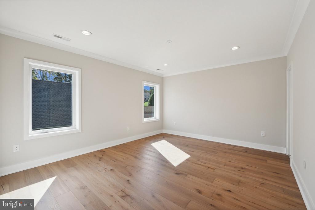 11820 GAINSBOROUGH ROAD