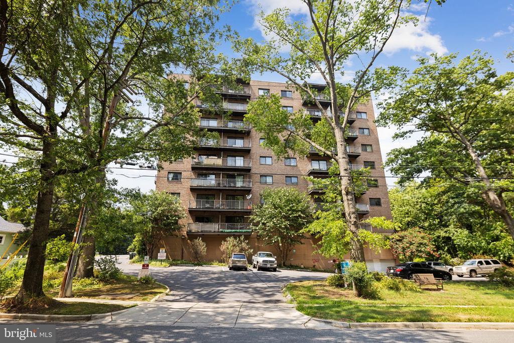 575 THAYER AVENUE Unit: 801
