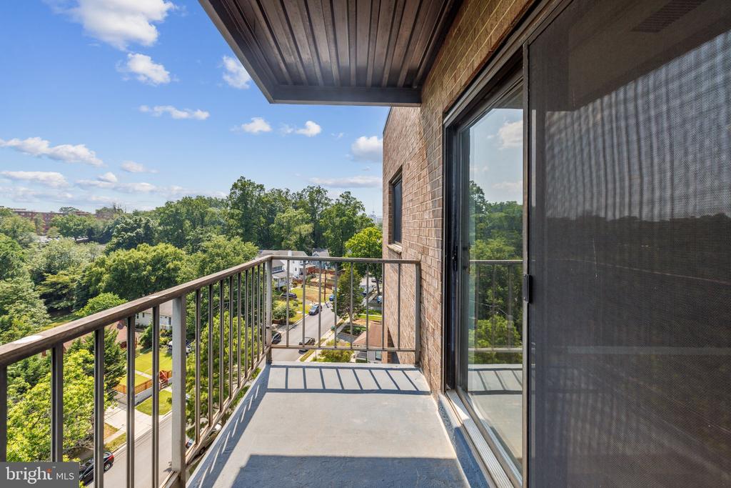 575 THAYER AVENUE Unit: 801