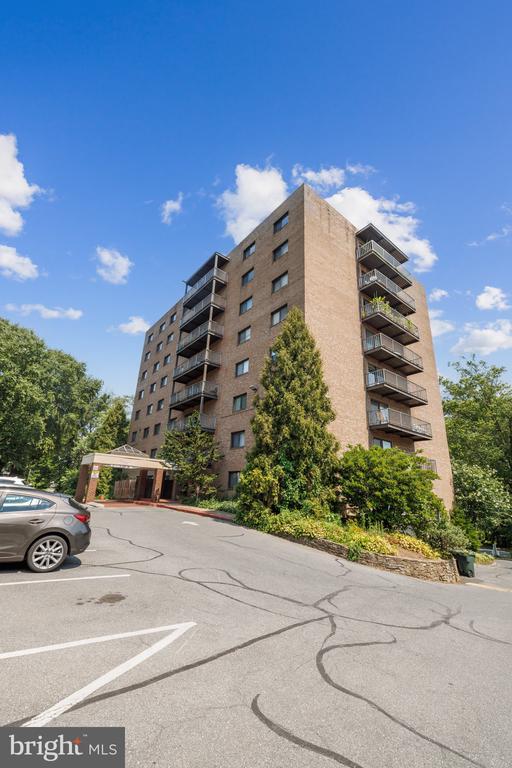 575 THAYER AVENUE Unit: 801