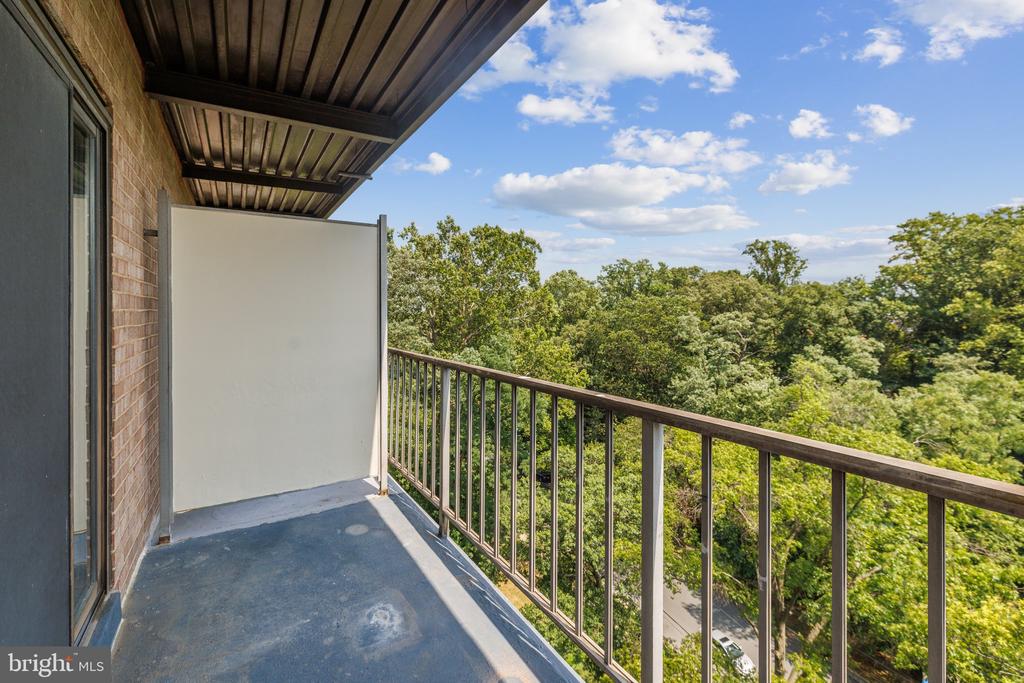 575 THAYER AVENUE Unit: 801