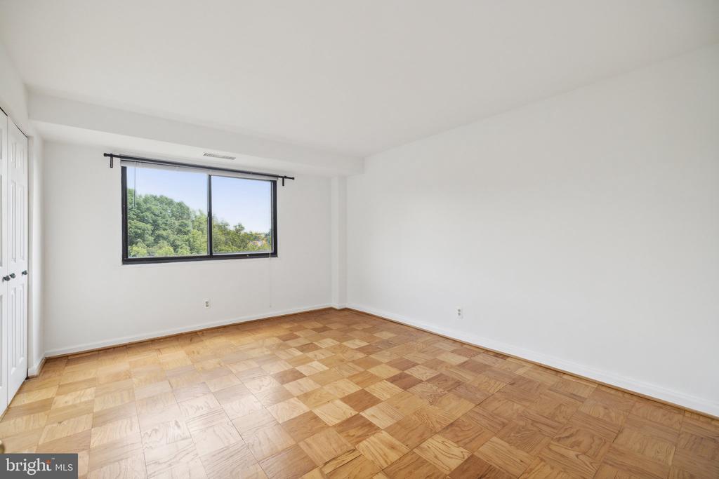 575 THAYER AVENUE Unit: 801