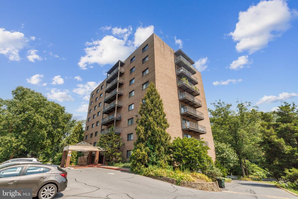 575 THAYER AVENUE Unit: 801