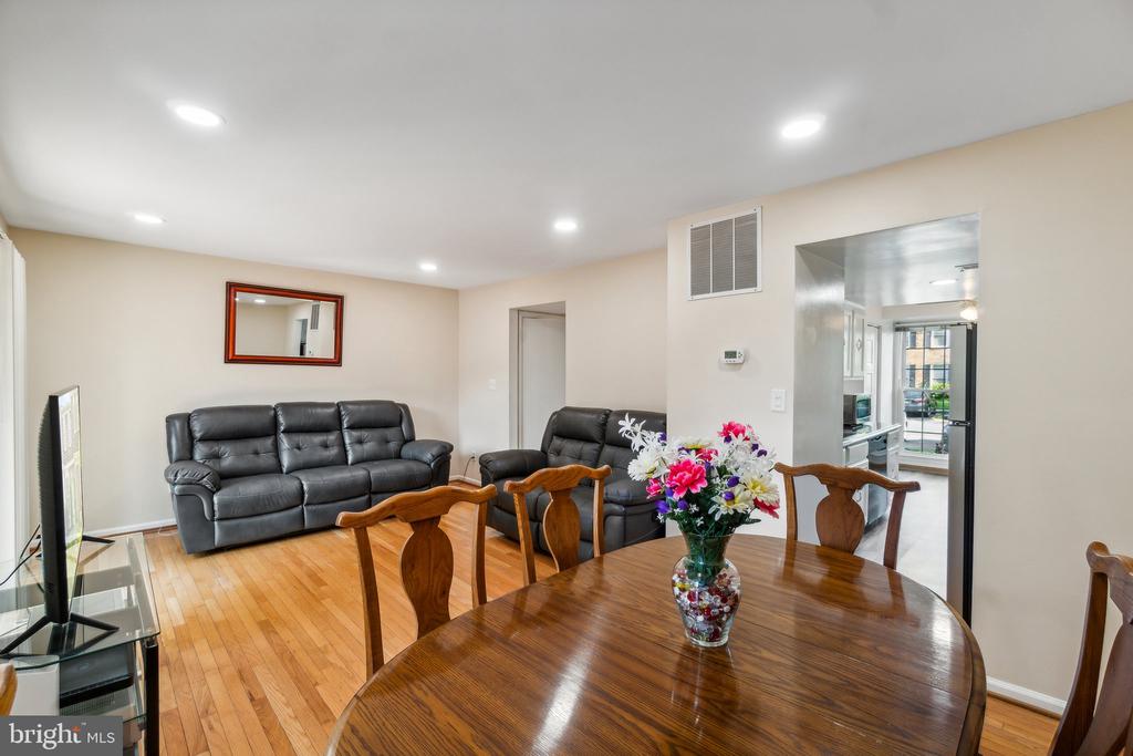 19936 SPUR HILL DRIVE