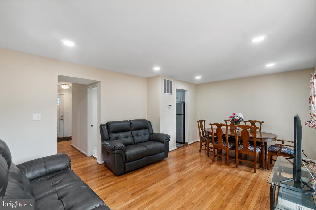19936 SPUR HILL DRIVE