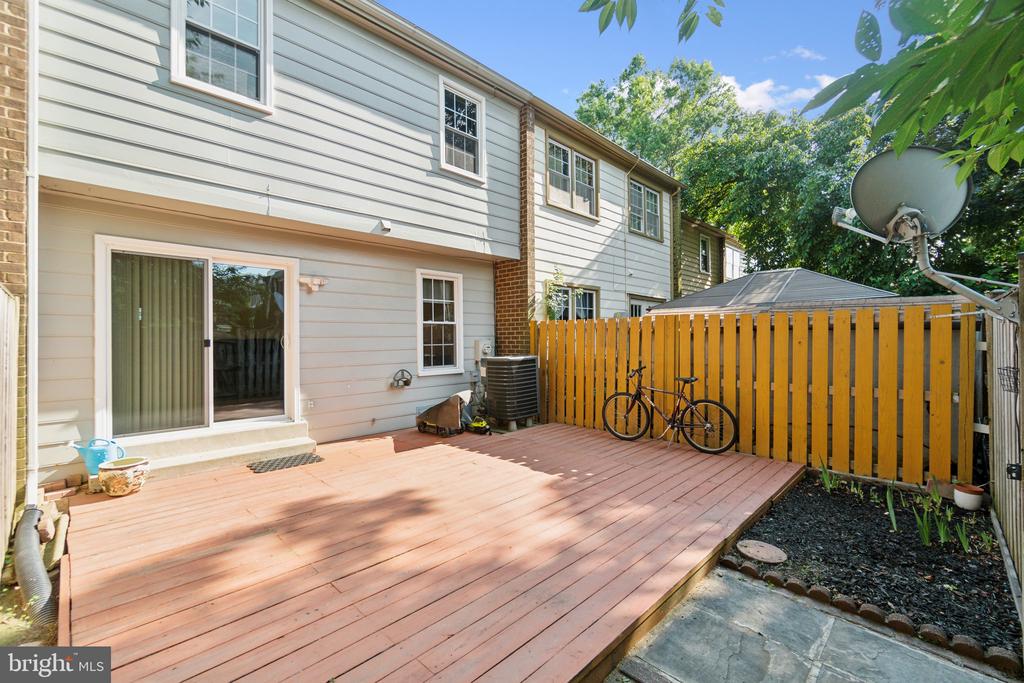 19936 SPUR HILL DRIVE