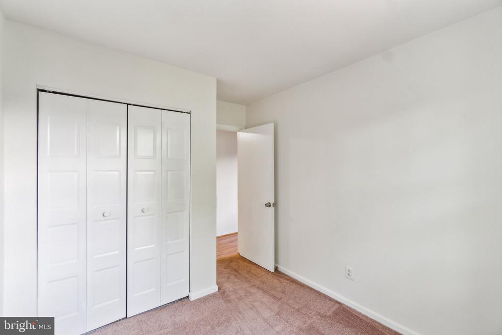 19936 SPUR HILL DRIVE