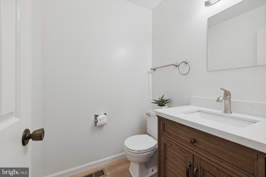 10905 PEBBLE RUN DRIVE