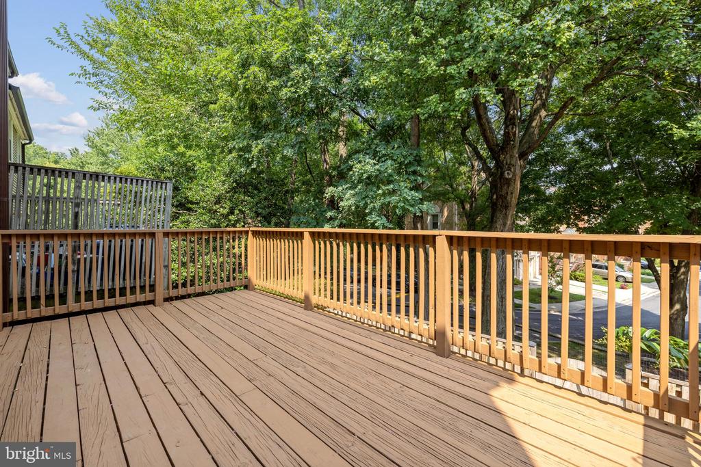 10905 PEBBLE RUN DRIVE