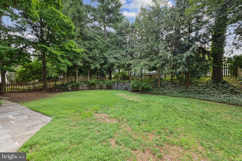 5910 OVERLEA ROAD