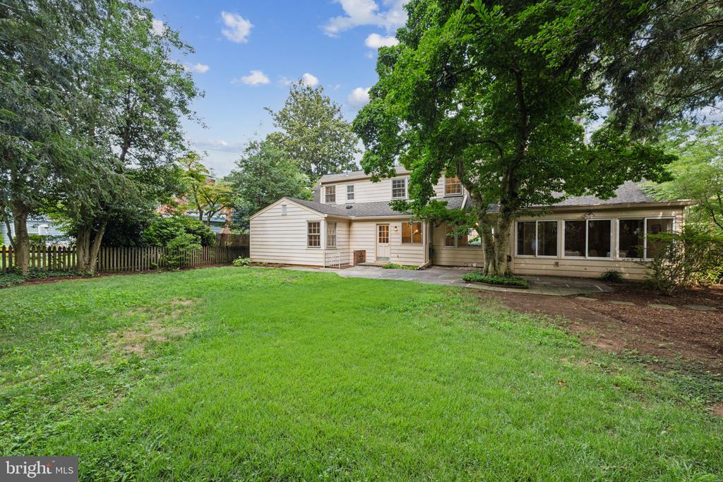 5910 OVERLEA ROAD