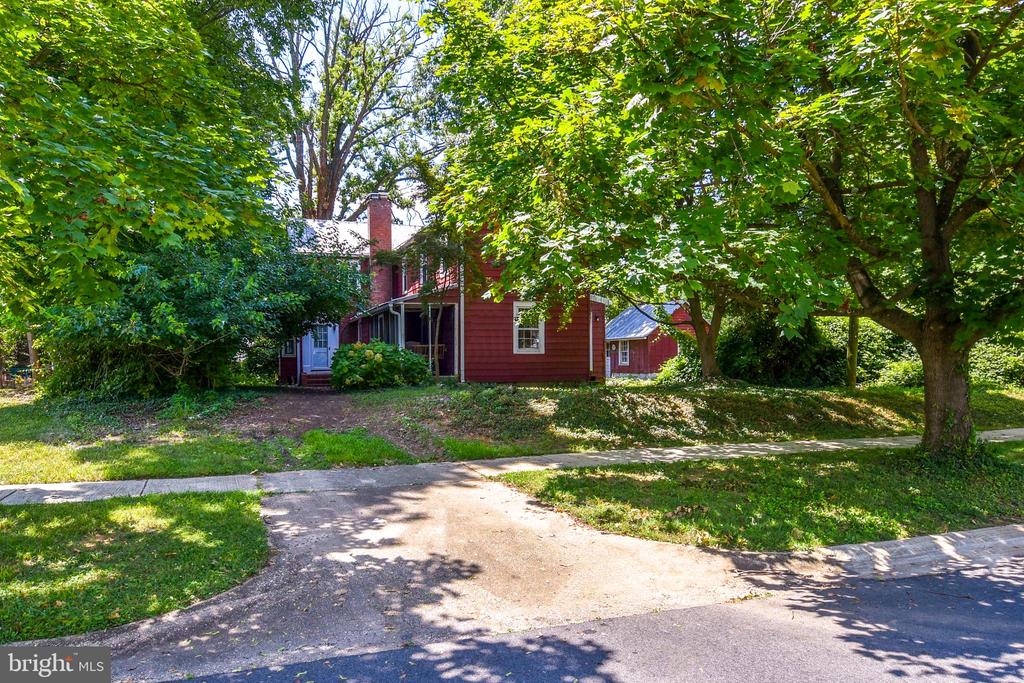 4510 WOODLARK PLACE