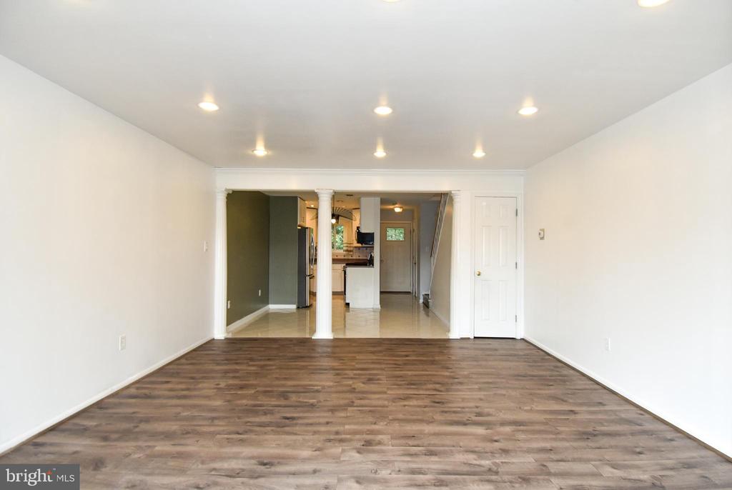 3133 UNIVERSITY BOULEVARD W Unit: 3133-A11