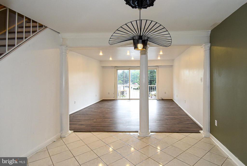 3133 UNIVERSITY BOULEVARD W Unit: 3133-A11