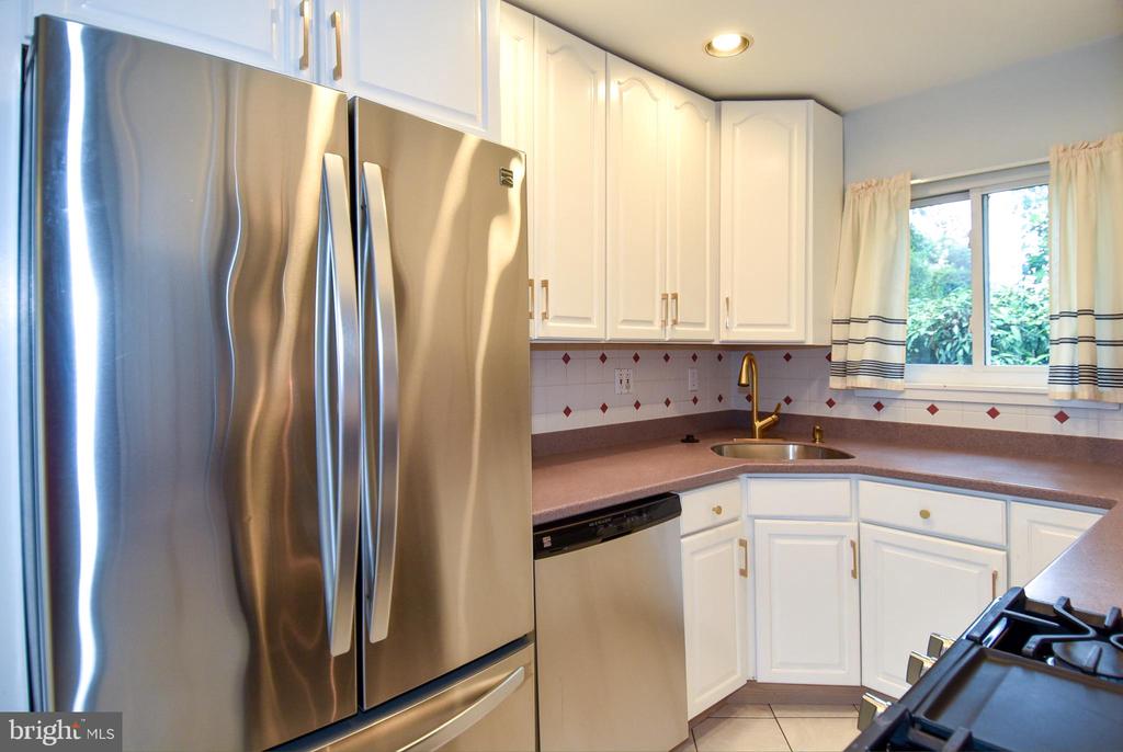 3133 UNIVERSITY BOULEVARD W Unit: 3133-A11