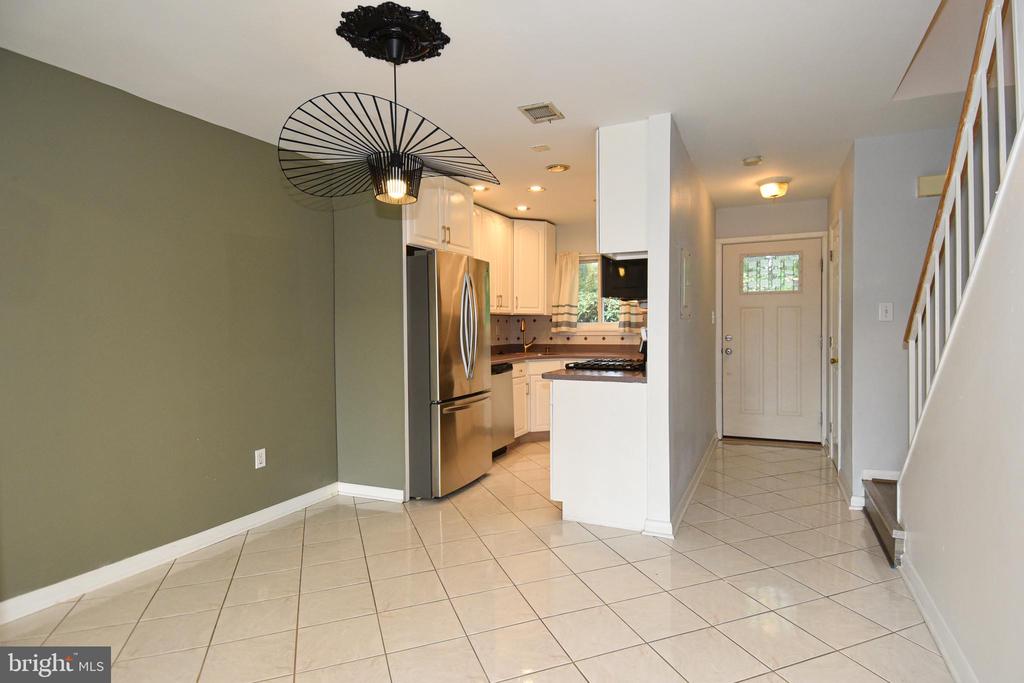 3133 UNIVERSITY BOULEVARD W Unit: 3133-A11