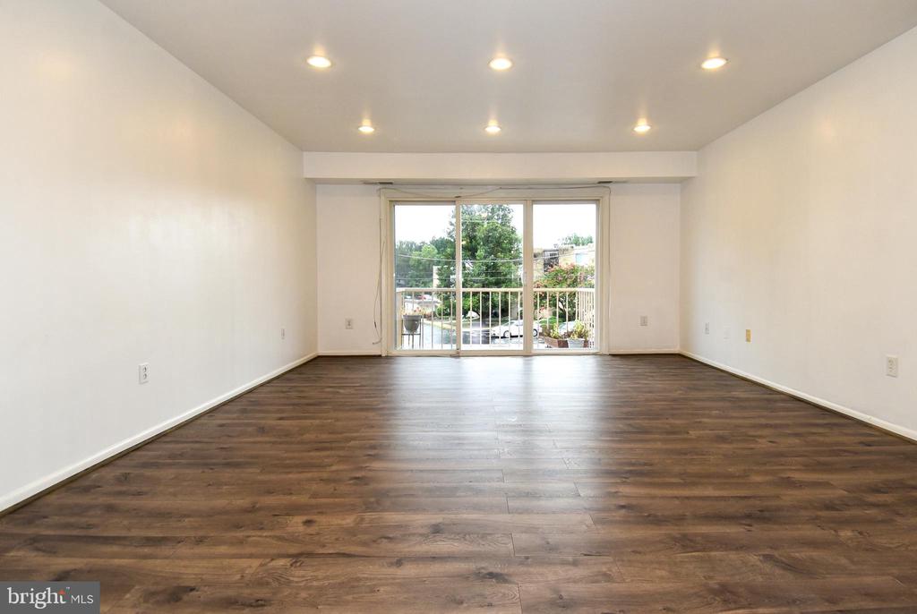 3133 UNIVERSITY BOULEVARD W Unit: 3133-A11