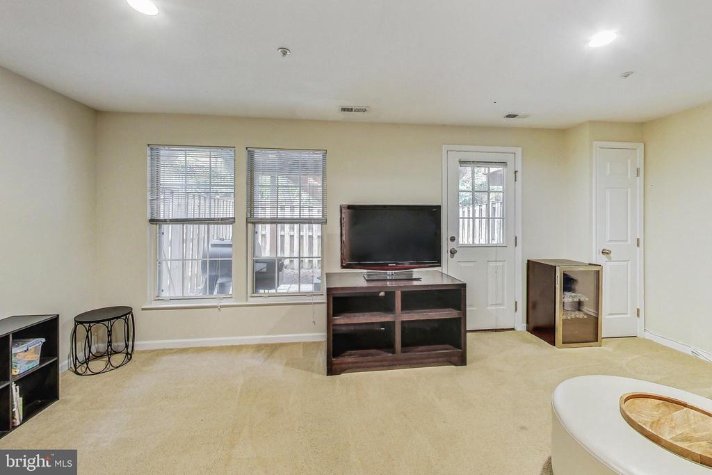 18605 CLOVERCREST CIRCLE