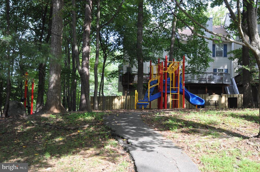 18605 CLOVERCREST CIRCLE
