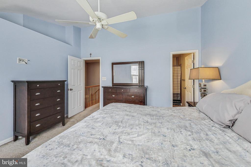 18605 CLOVERCREST CIRCLE