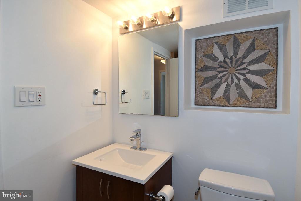 10201 GROSVENOR PLACE Unit: 622