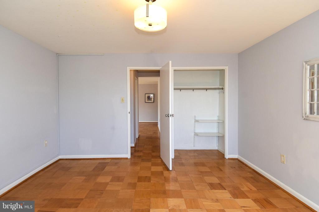 10201 GROSVENOR PLACE Unit: 622