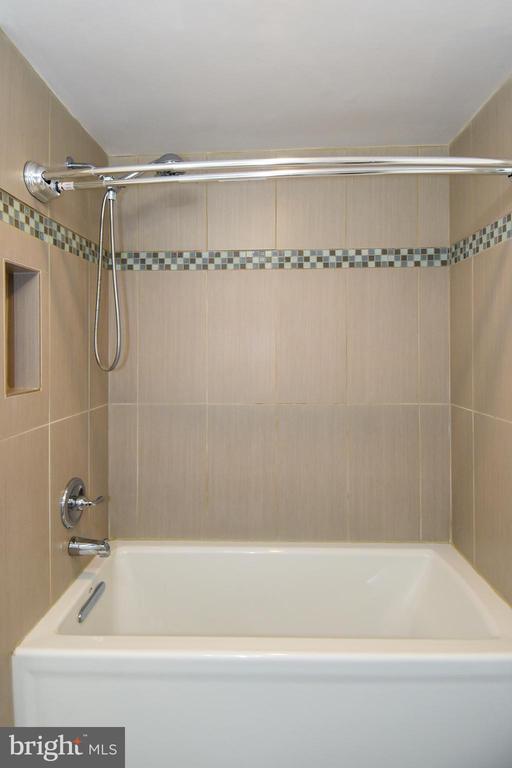10201 GROSVENOR PLACE Unit: 622