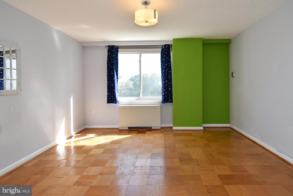 10201 GROSVENOR PLACE Unit: 622