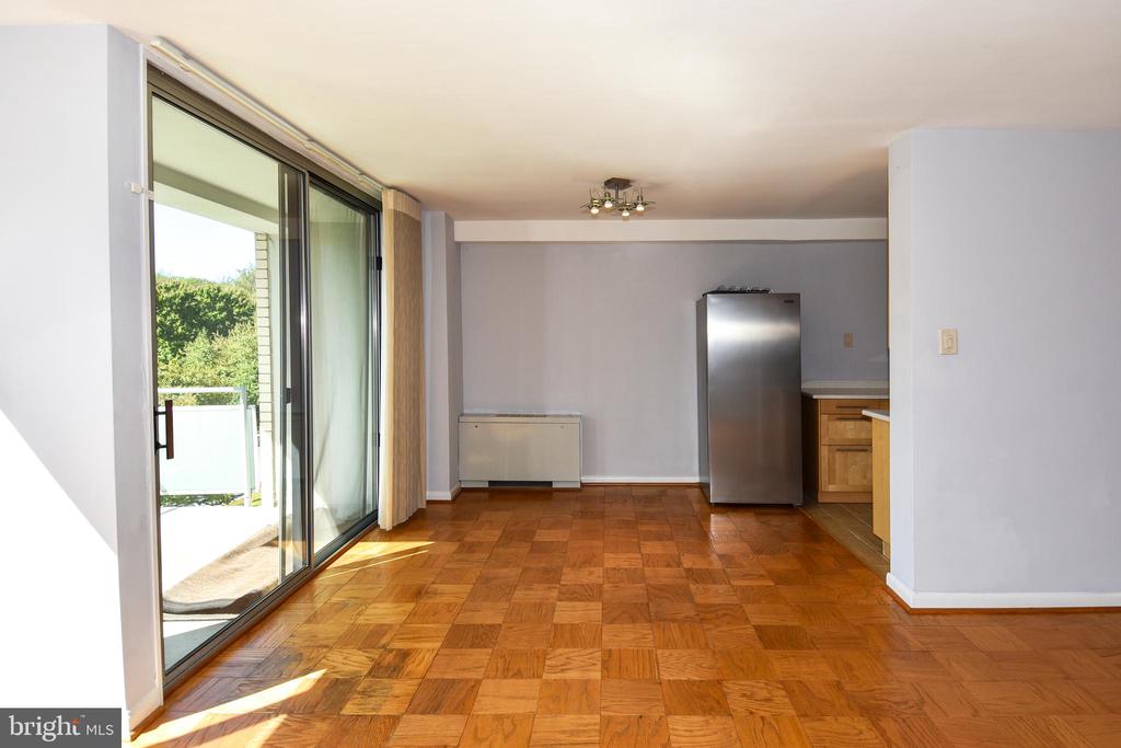 10201 GROSVENOR PLACE Unit: 622