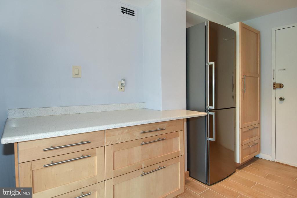 10201 GROSVENOR PLACE Unit: 622