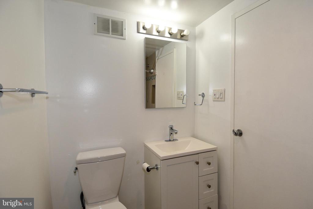 10201 GROSVENOR PLACE Unit: 622